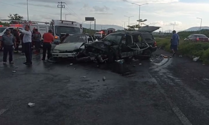 Fuerte accidente frente al hospital Materno-Infantil en VdeA, hay lesionados no graves