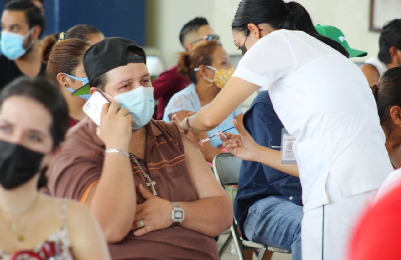 Vacunados y no vacunados pueden transmitir la variante Delta: Salud