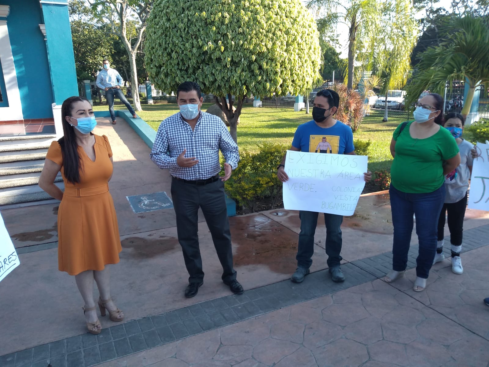 Colonos de Vista Bugambilias exigen al gobierno municipal de VdeA respeto al área verde de su colonia