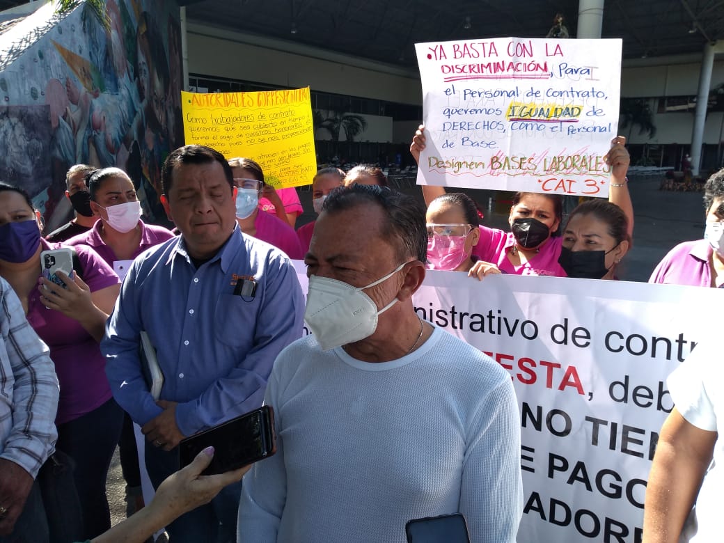 Trabajadores por contrato, del EMSAD y Misiones Culturales se manifiestan por el impago de sus quincenas