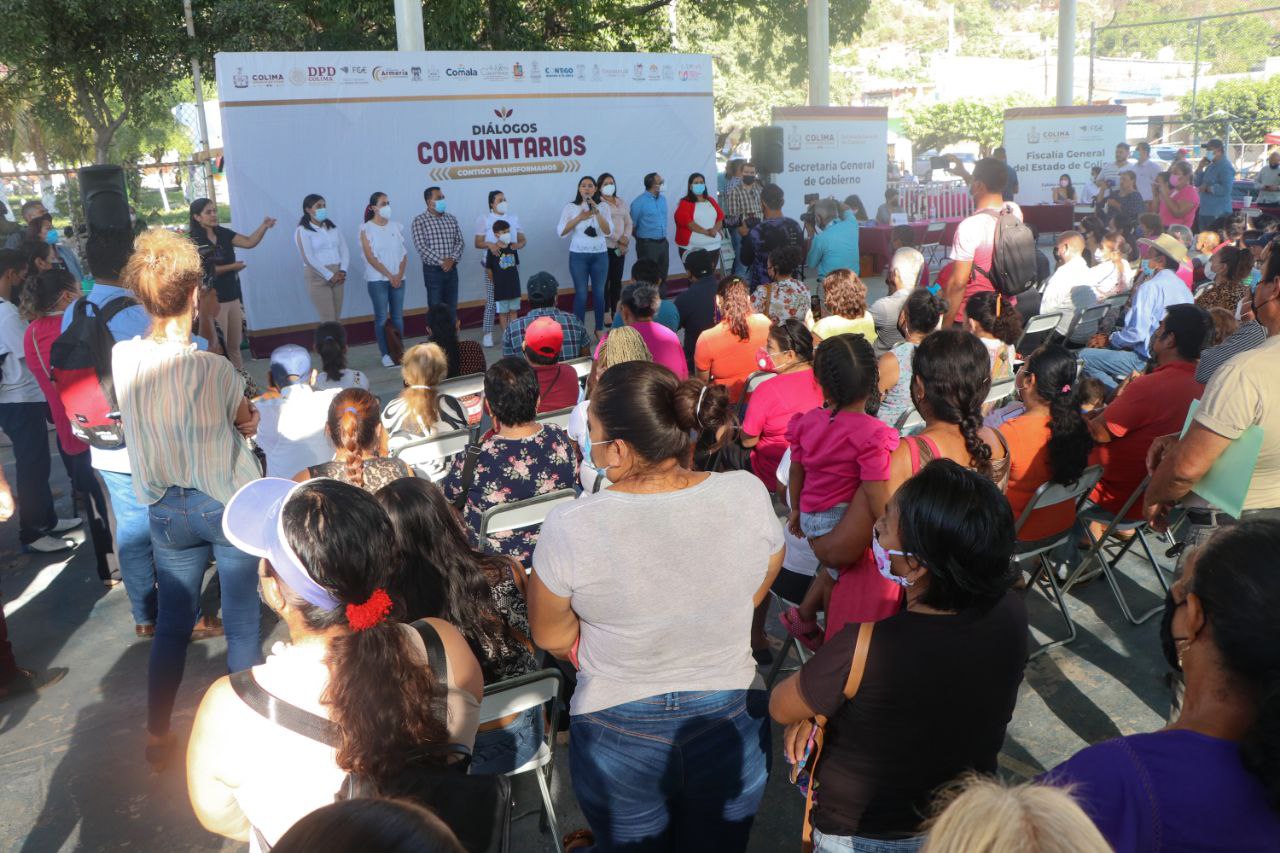 Gobernadora anuncia en Diálogos Comunitarios acciones para mejorar infraestructura y atención de la salud en Manzanillo