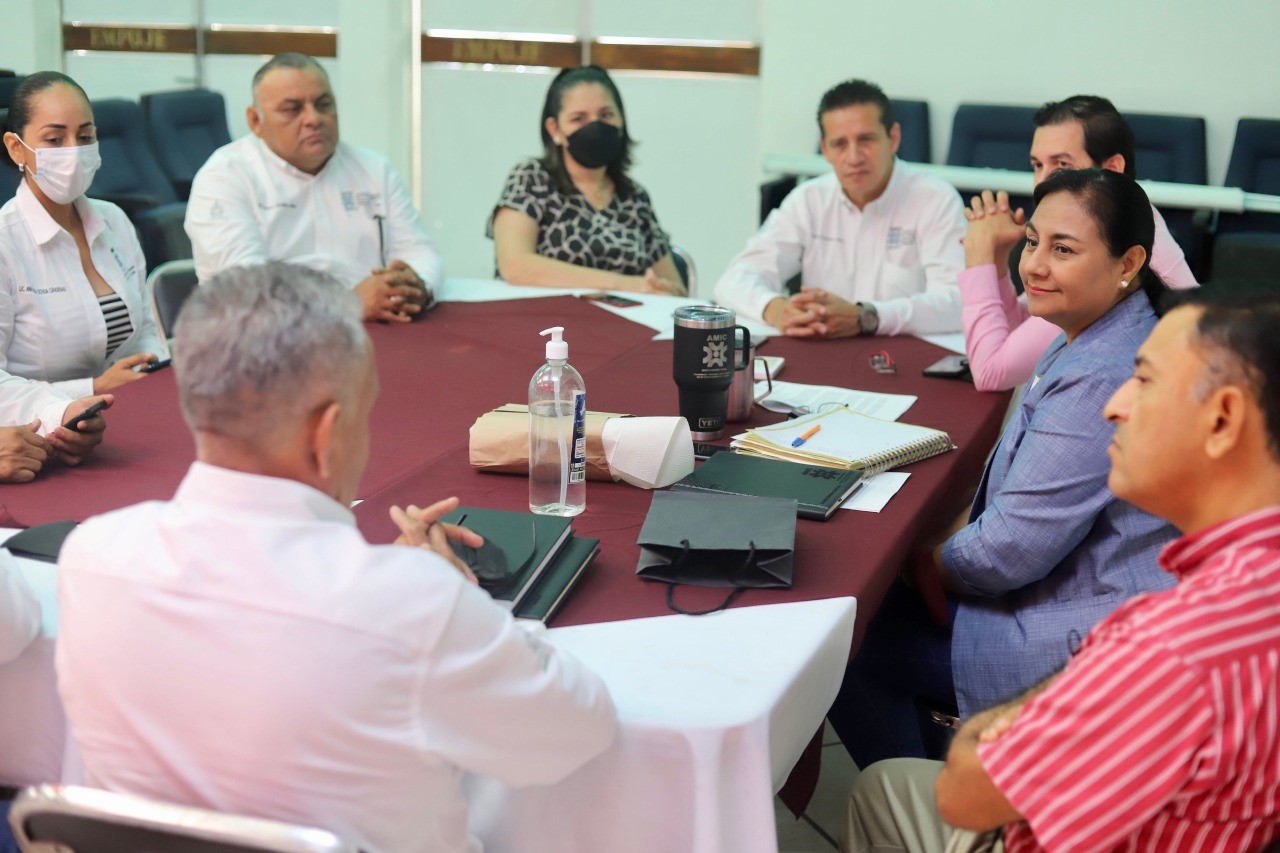 Coordinarán esfuerzos en beneficio de Manzanillo, Ayuntamiento y la AMIC