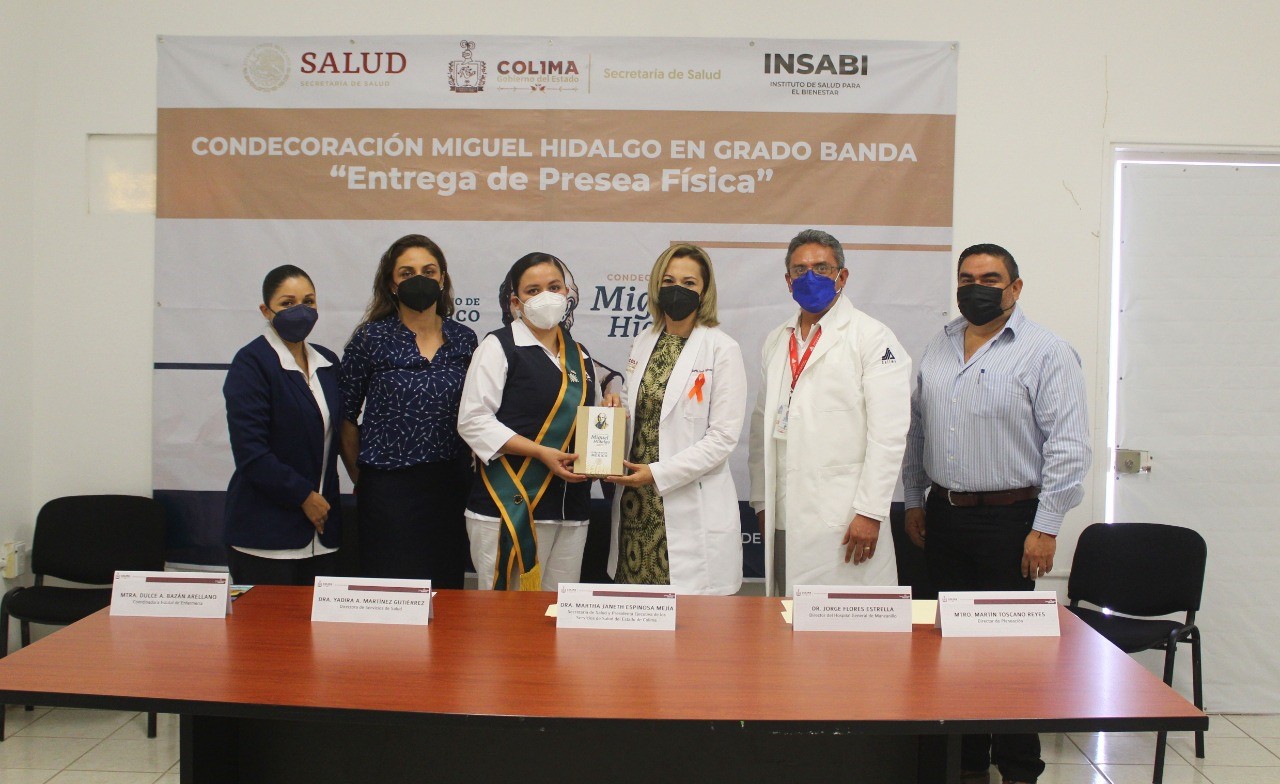 Entrega Salud condecoración Miguel Hidalgo a enfermera de Hospital General de Manzanillo