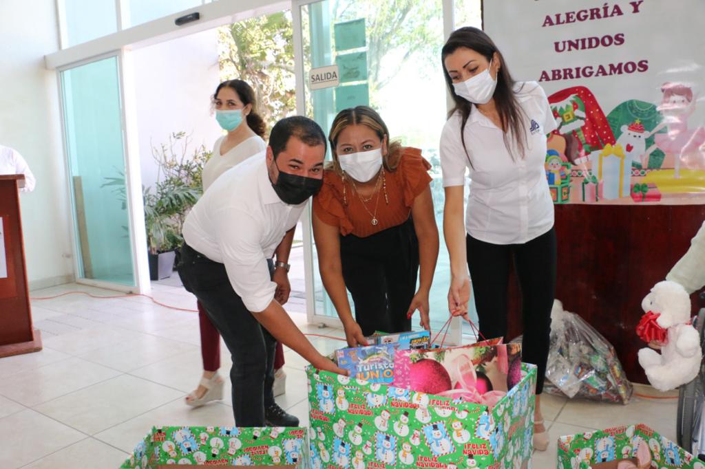 Inicia DIF Estatal campañas solidarias “Regalando Alegría” y “Unidos Abrigamos”