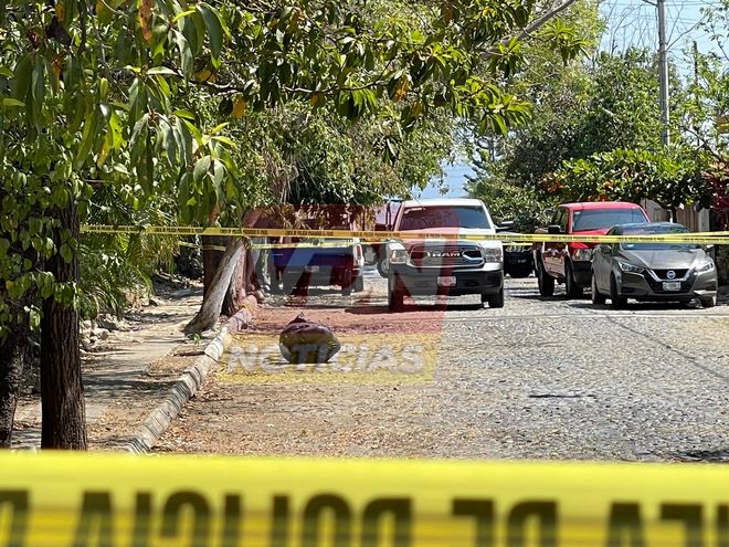 Abandonan restos humanos embolsados en la colonia Los Almendros, en Villa de Álvarez