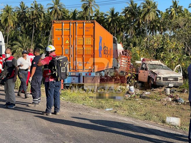 Salud da seguimiento a personas lesionadas en accidente automovilístico ocurrido en Armería