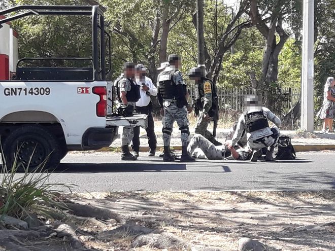 Resulta lesionada integrante de la GN en choque registrado en la avenida Niños Héroes, rumbo a La Estancia