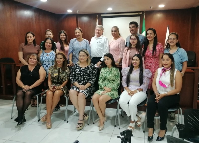 Imparte IEE curso sobre Violencia Política en mujeres en Manzanillo