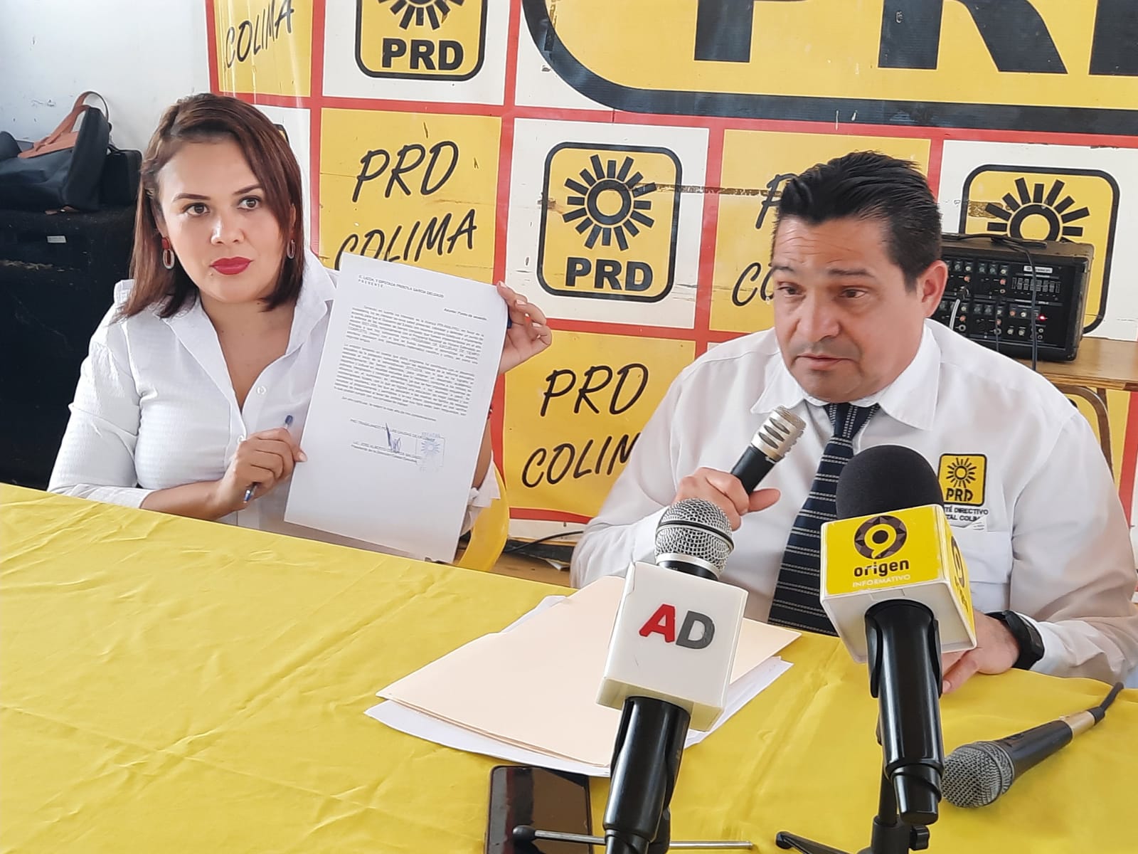 PRD presenta amparos para restablecer programa de Escuelas de Tiempo Completo