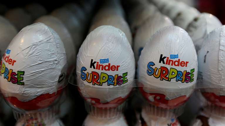 Cofepris ordena retiro de huevos Kinder en México por ‘empollar’ salmonela