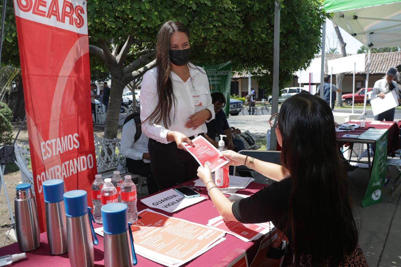 El Gobierno de Colima trabaja para incentivar la creación de empleos como vía para construir la paz