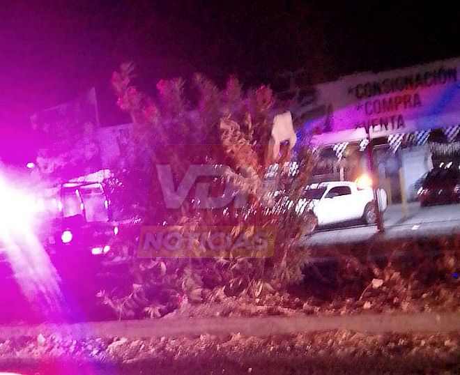 Noche violenta en Colima y Villa de Álvarez: tres muertos y una granada lanzada a lote de autos, que no explotó