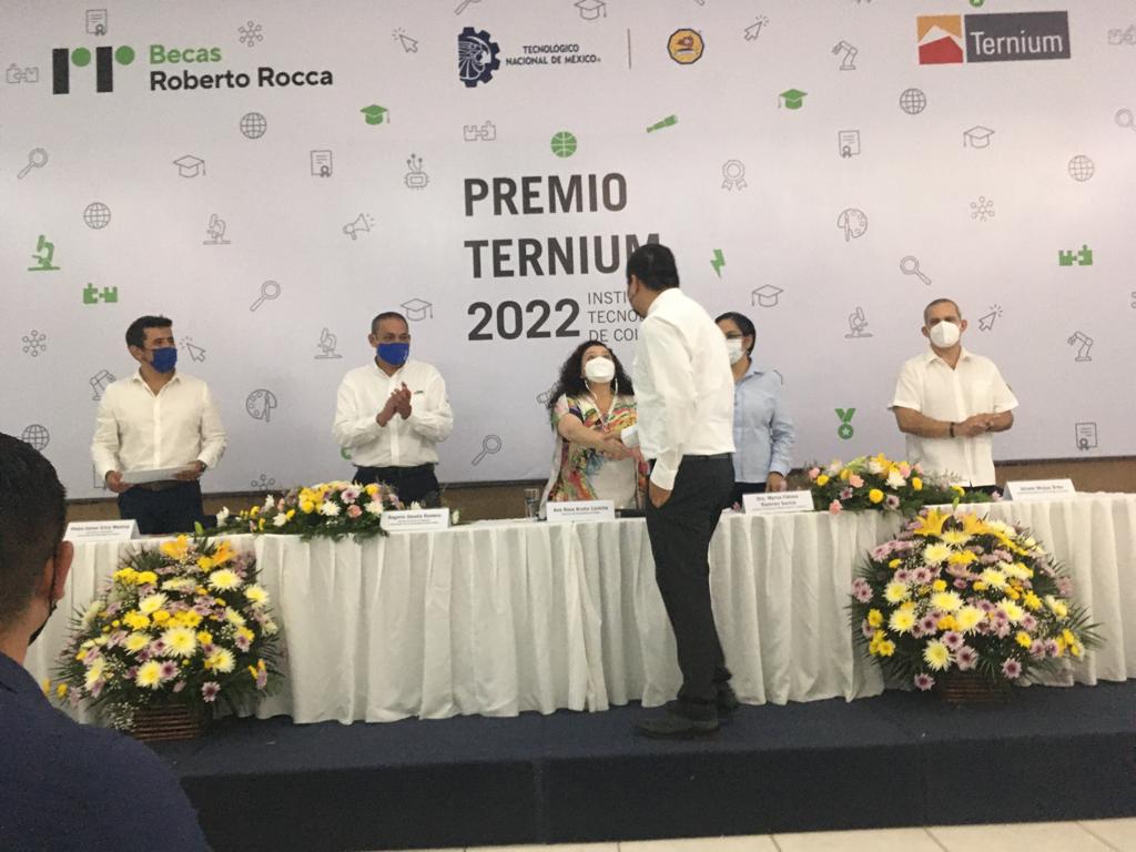 Reciben 22 profesionistas el Premio Ternium-Instituto Tecnológico de Colima 2022