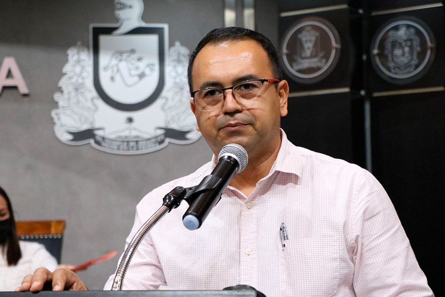 Renuncia Armando Reyna a la coordinación de la fracción de Morena en el Congreso de Colima