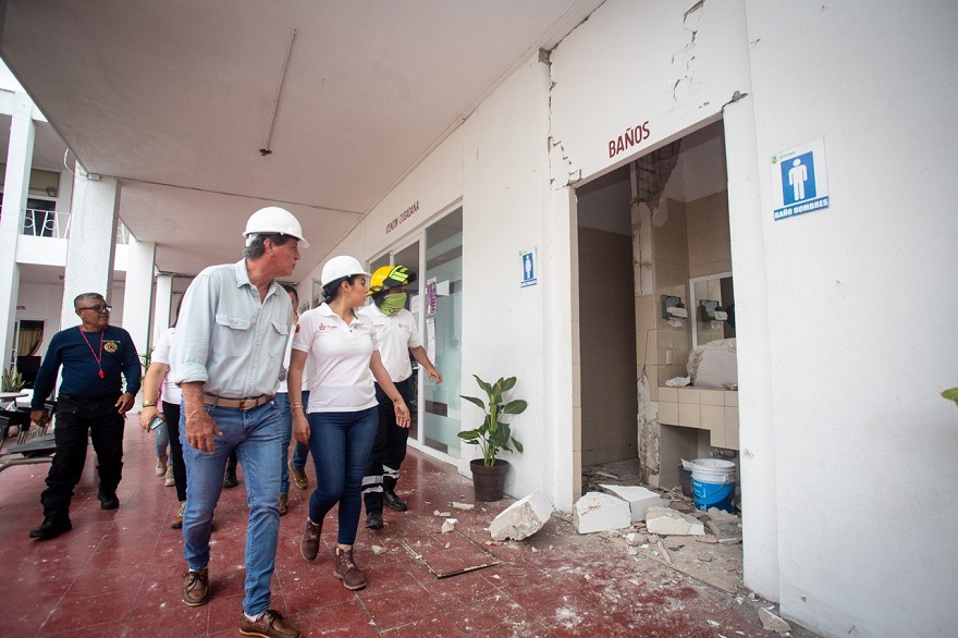 Indira supervisó hospitales, escuelas y viviendas en Manzanillo, Tecomán, Coquimatlán e Ixtlahuacán, afectados por el sismo