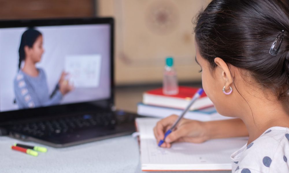 Este jueves se retoman clases a distancia; el lunes podrían regresar actividades presenciales