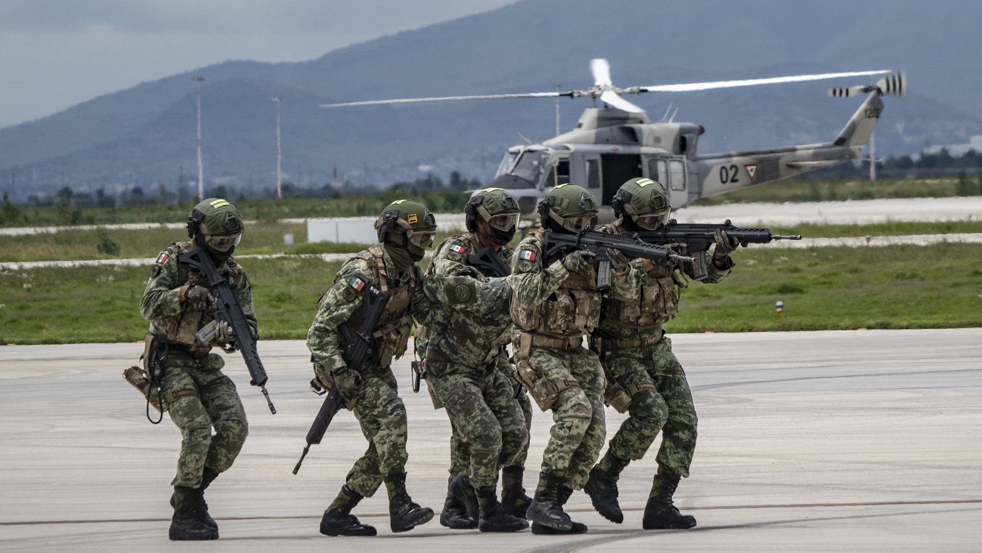 <strong>Ejército Mexicano, Guardia Nacional, Cenfi (CNI) y FGR detienen a Antonio “N”, presunto operador logístico de un grupo delictivo en Jalisco</strong>