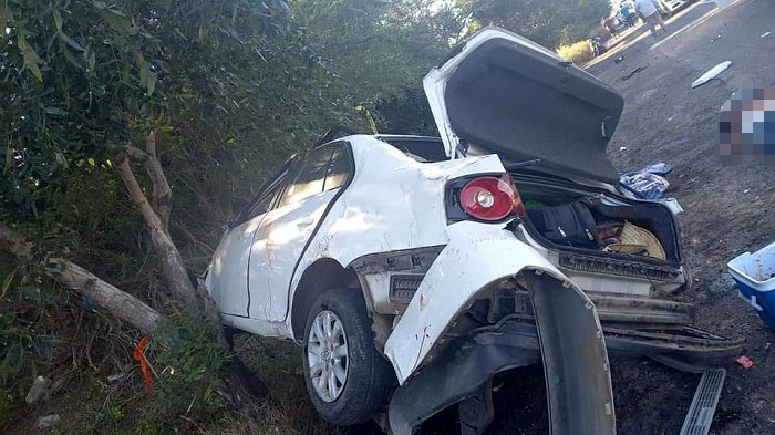 Una persona muerta y dos más lesionados graves, en fuerte accidente antes de llegar a la caseta de Cuyutlán