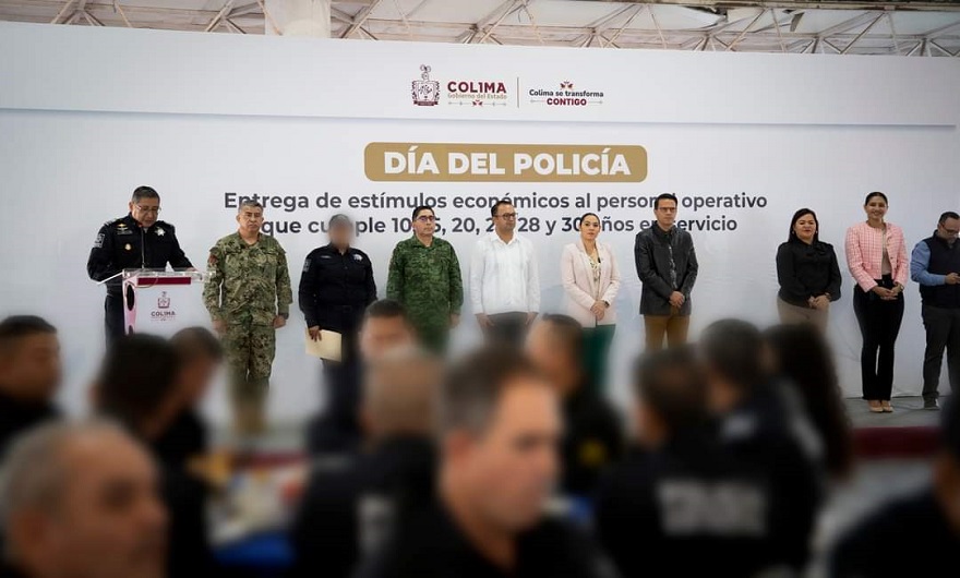 Gobernadora otorga reconocimientos por el Día del y la Policía; les dijo que con su compromiso se recuperará la paz de Colima