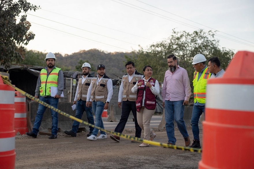 Presidenta de Manzanillo y ASIPONA inician ampliación a 6 carriles de carretera a Jalipa