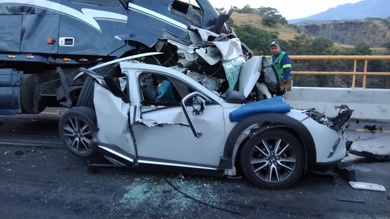 Dos mujeres fallecidas y una más lesionada, en accidente a la altura del Puente de Beltrán