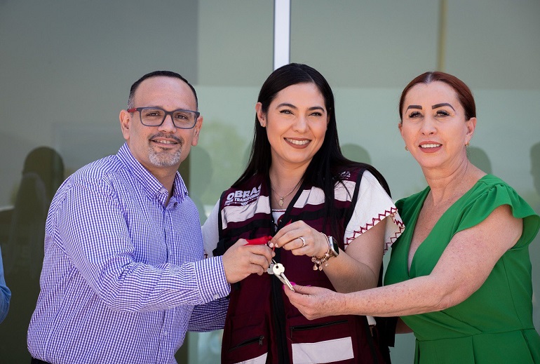 Gobernadora entrega obra de Unidad Local de Atención a Mujeres que sufren violencia, en La Villa