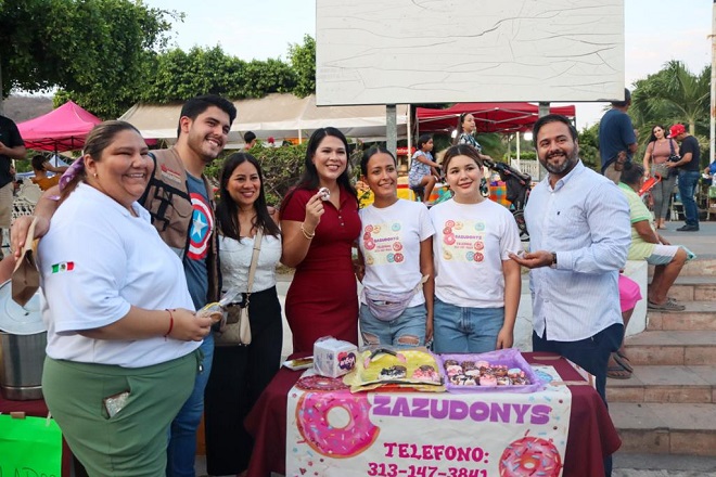 Subsecretaría de las Juventudes y Ayuntamiento de Armería realizan con éxito Mercadito Joven