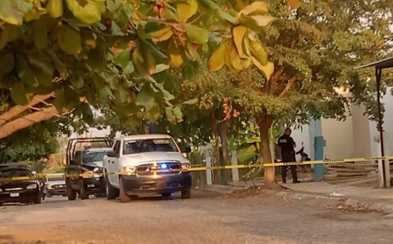 Asesinan a un hombre y una mujer en agresión a balazos, en la Reserva, de VdeA