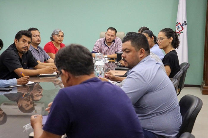 Gobierno de Colima, diputada Andrea Naranjo y comisarios gestionan beneficios para Cerro Grande