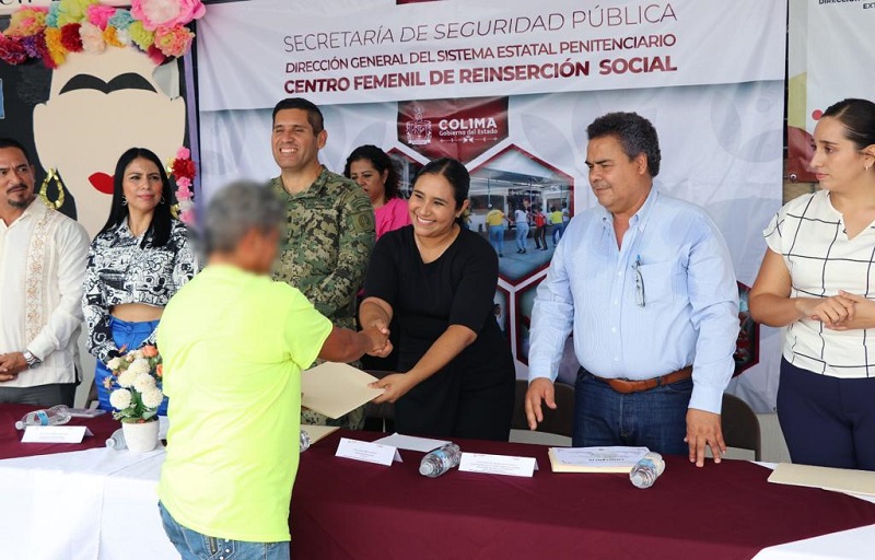 Educación Colima clausura ciclo escolar de Misión Cultural en el Cereso