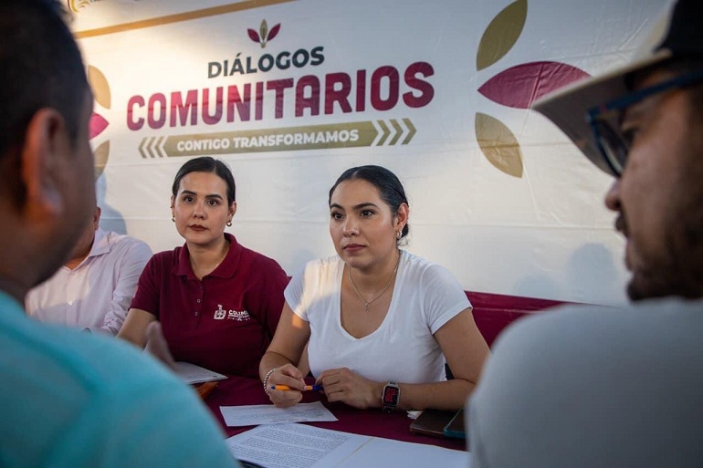 Indira lleva Diálogos Comunitarios a Salagua, Manzanillo para escuchar inquietudes de sus habitantes