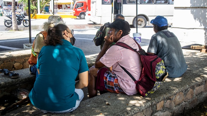 Ayuntamiento de Manzanillo ayuda a las personas en situación de calle