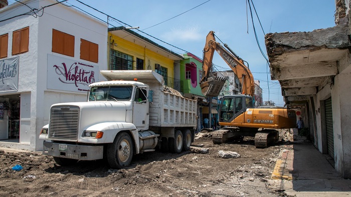 Griselda Martínez da inicio a pavimentación con concreto hidráulico de calle Madero en el Centro