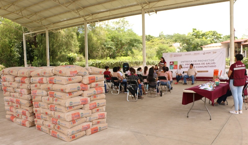 DIF Estatal promueve el bienestar comunitario de las familias colimenses