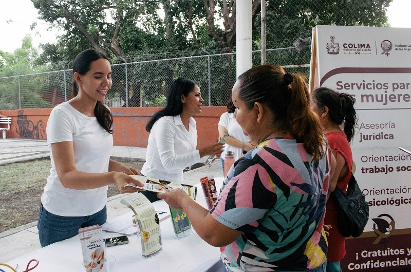 Instituto Colimense de las Mujeres lleva Feria de Servicios a Tecomán