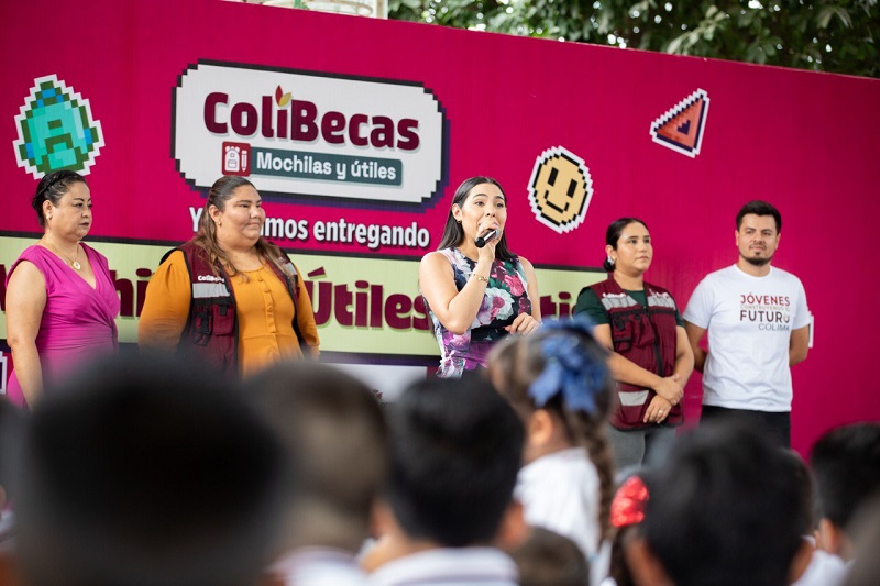 Indira entrega ColiBecas Mochilas y Útiles gratuitos en Comala; invierten casi 17 mdp en todo Colima