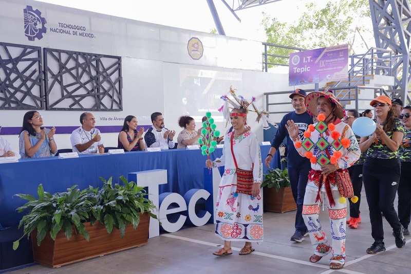 Indira participa en inauguración del Prenacional Deportivo de la Sección 61 del SNTE