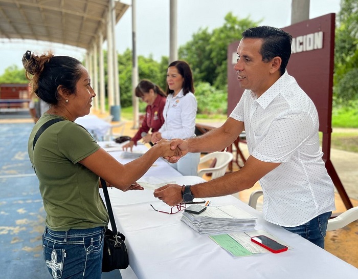 Ayuntamiento de Manzanillo también apoya a la educación; ahora fue para el Bachillerato