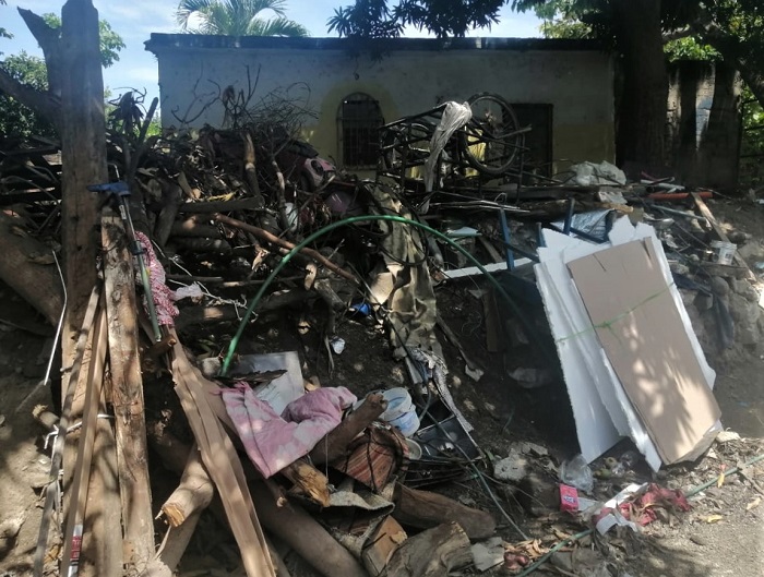 Ayuntamiento de Manzanillo detiene y multa a una persona por tirar y acumular basura