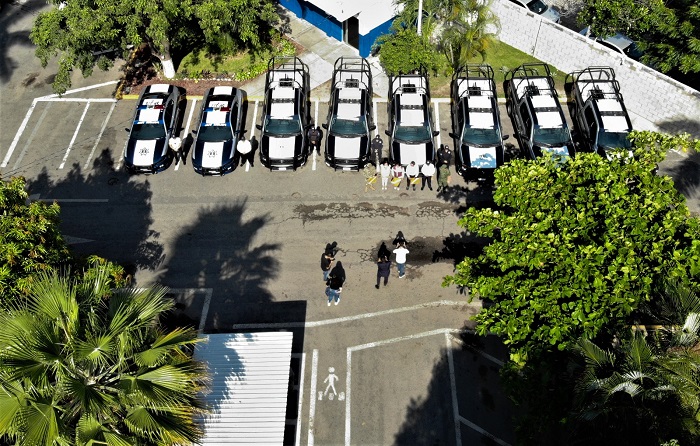 Griselda Martínez entrega 8 unidades nuevas a Dirección de Seguridad Publica y Policía Vial