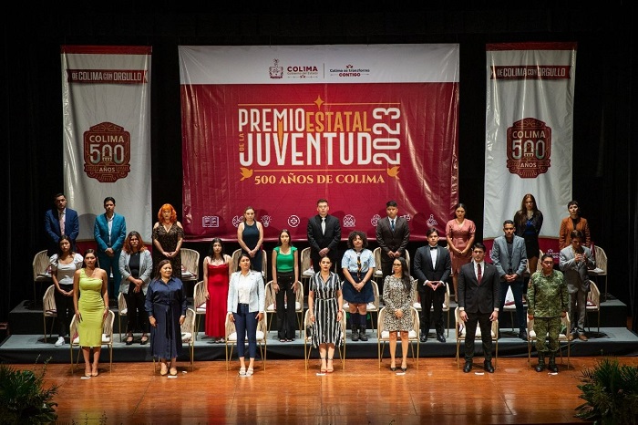Indira entrega el Premio Estatal de la Juventud; invita a las y los ganadores a seguir sus sueños y convicciones