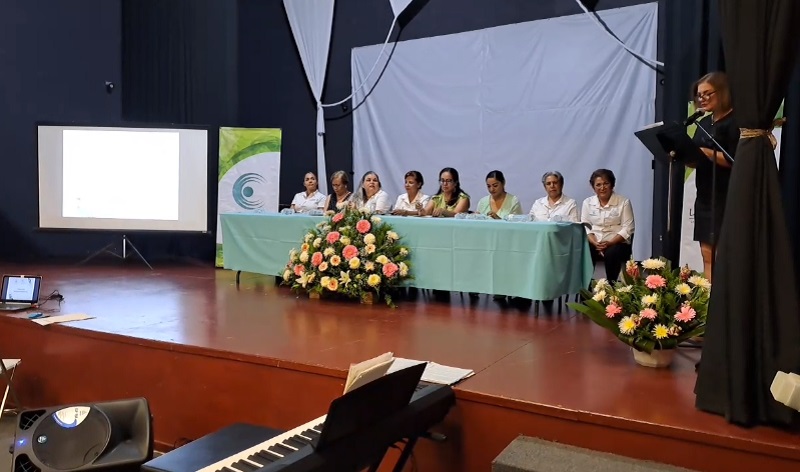 Entregan la presea Margarita Septién Rul a 10 profesionales del Trabajo Social en Colima