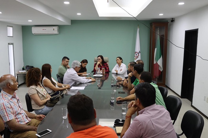 Gobierno de Colima atiende a concesionarios de transporte y logran acuerdos