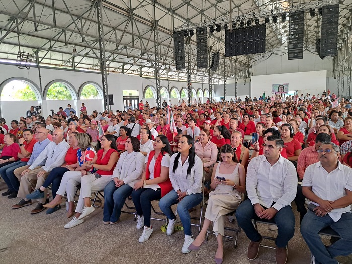 Exitoso Recibimiento de Constancia para Xóchitl Gálvez en Colima Capital