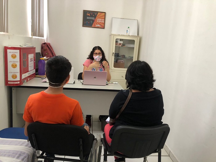 Salud Colima ofrece asesoría para prevenir embarazo en adolescentes