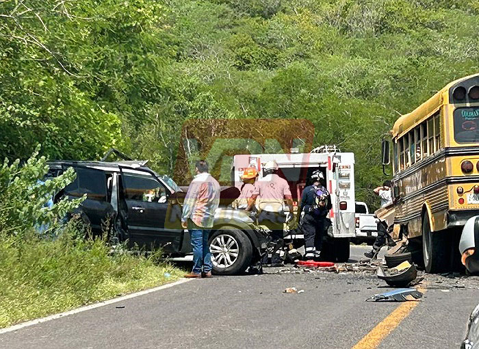 La diputada Andrea Naranjo, sufre accidente en Ixtlahuacán, muere su chofer