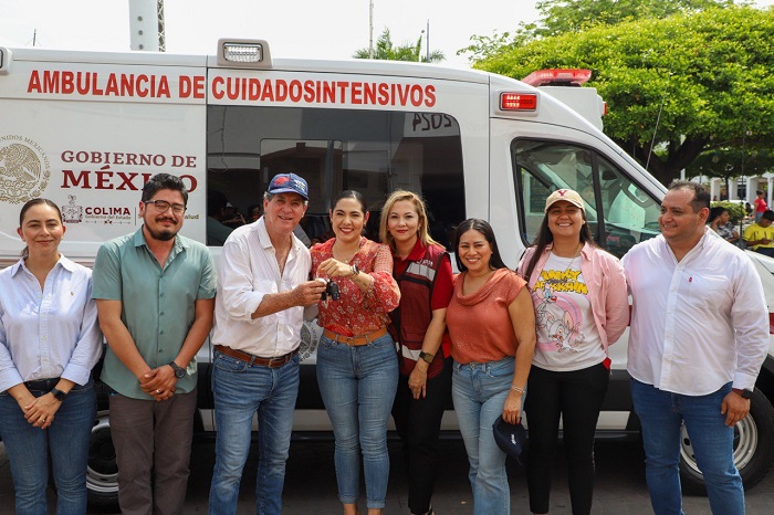 Tecomán recibió tres ambulancias, Indira entrega dos unidades de urgencias avanzadas y una de cuidados intensivos