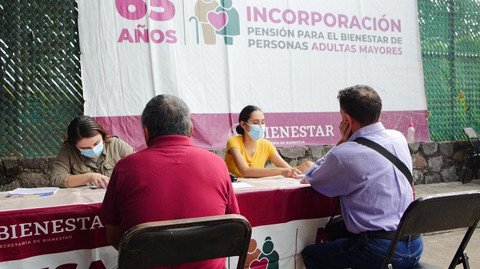 Se espera que alrededor de mil 300 colimenses soliciten la pensión Bienestar de adultos mayores: Viridiana Valencia