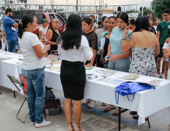ICM ofreció servicios institucionales a mujeres de la colonia Palo Alto, en Villa de Álvarez