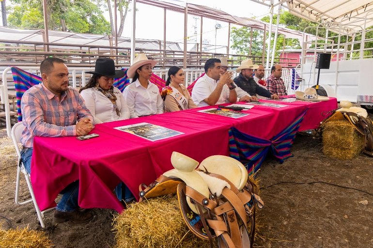 Iffecol presenta la Agenda del Caballo dentro de la Feria de Todos los Santos Colima 2023